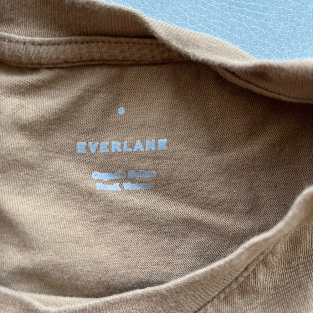Everlane 100% organic cotton tee - Picture 2 of 4